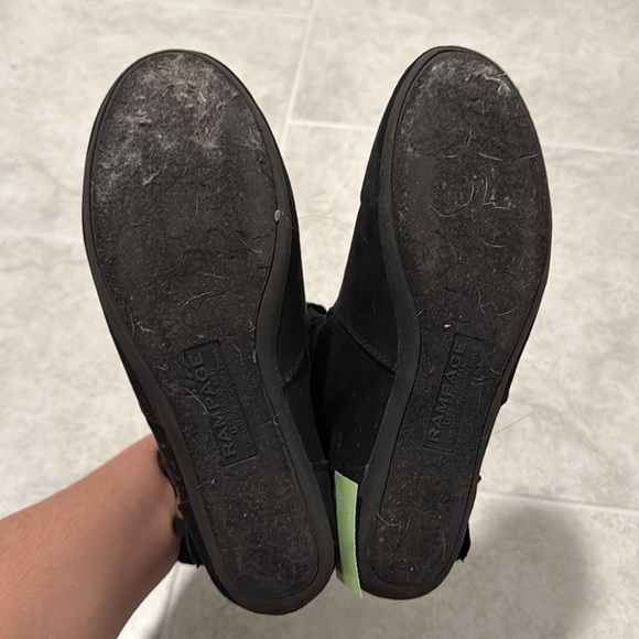 Stylish Black Women's Boots - Picture 3 of 3